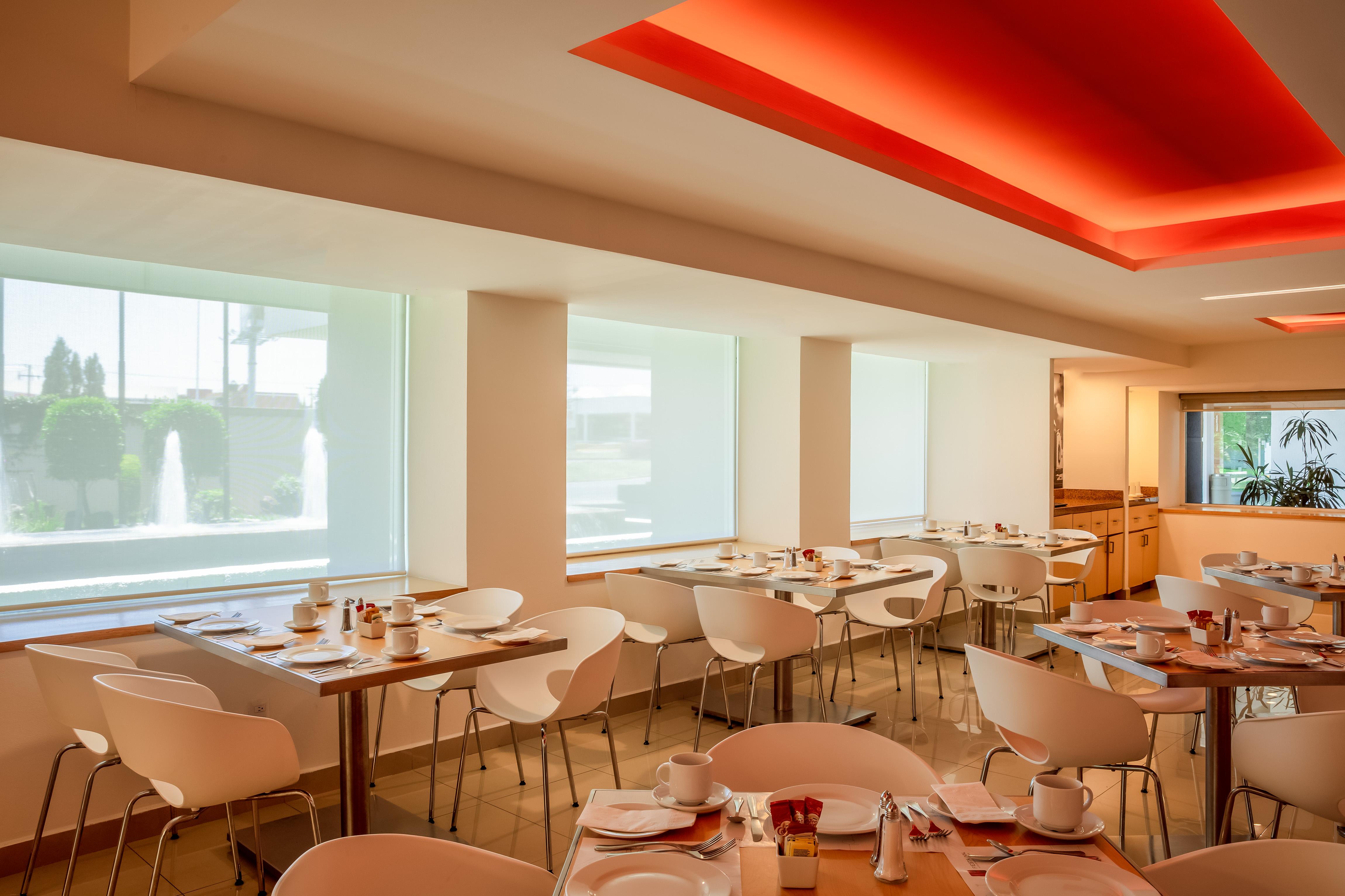 Fiesta Inn San Luis Potosi Glorieta Juarez Экстерьер фото