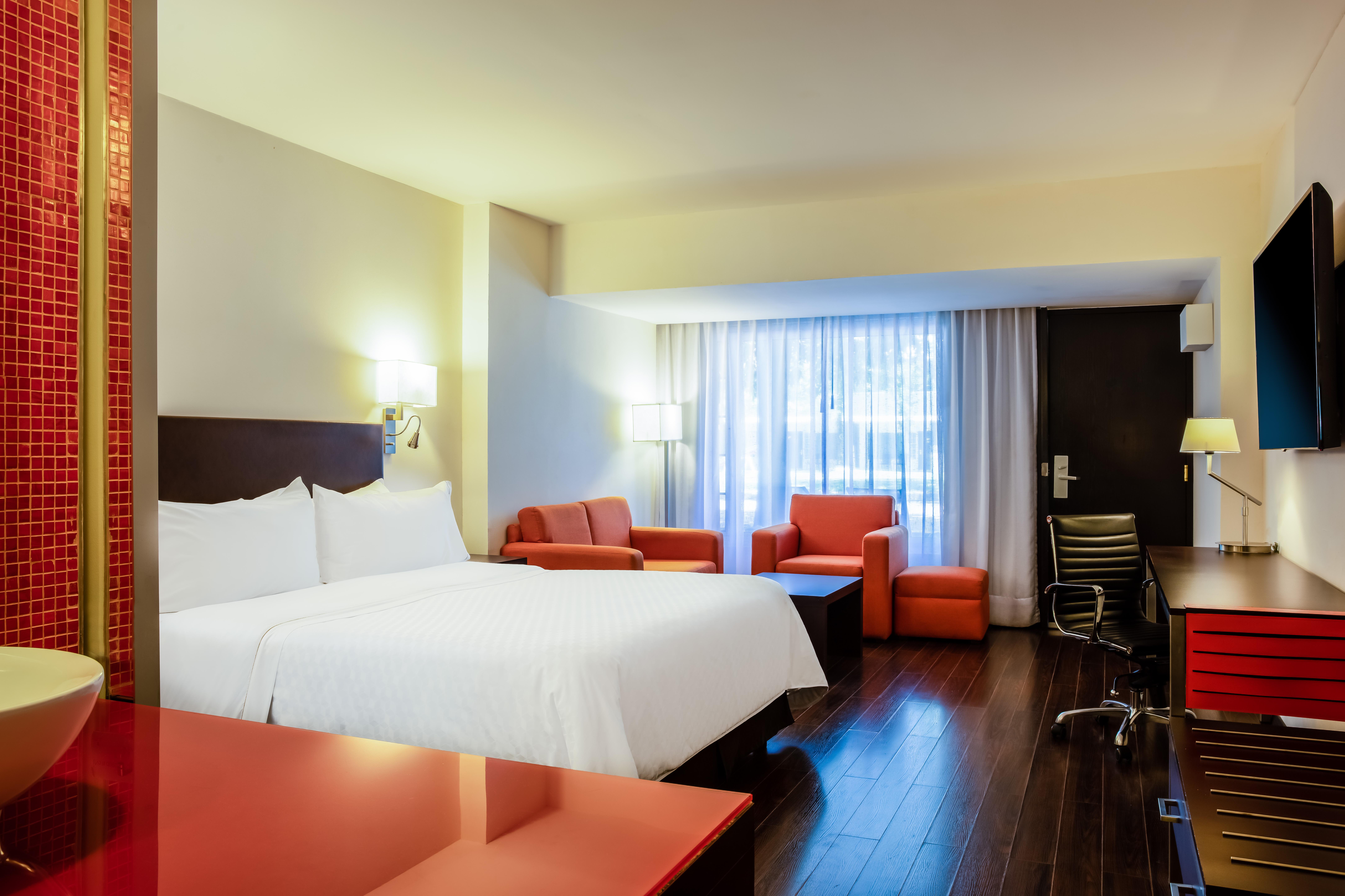 Fiesta Inn San Luis Potosi Glorieta Juarez Экстерьер фото