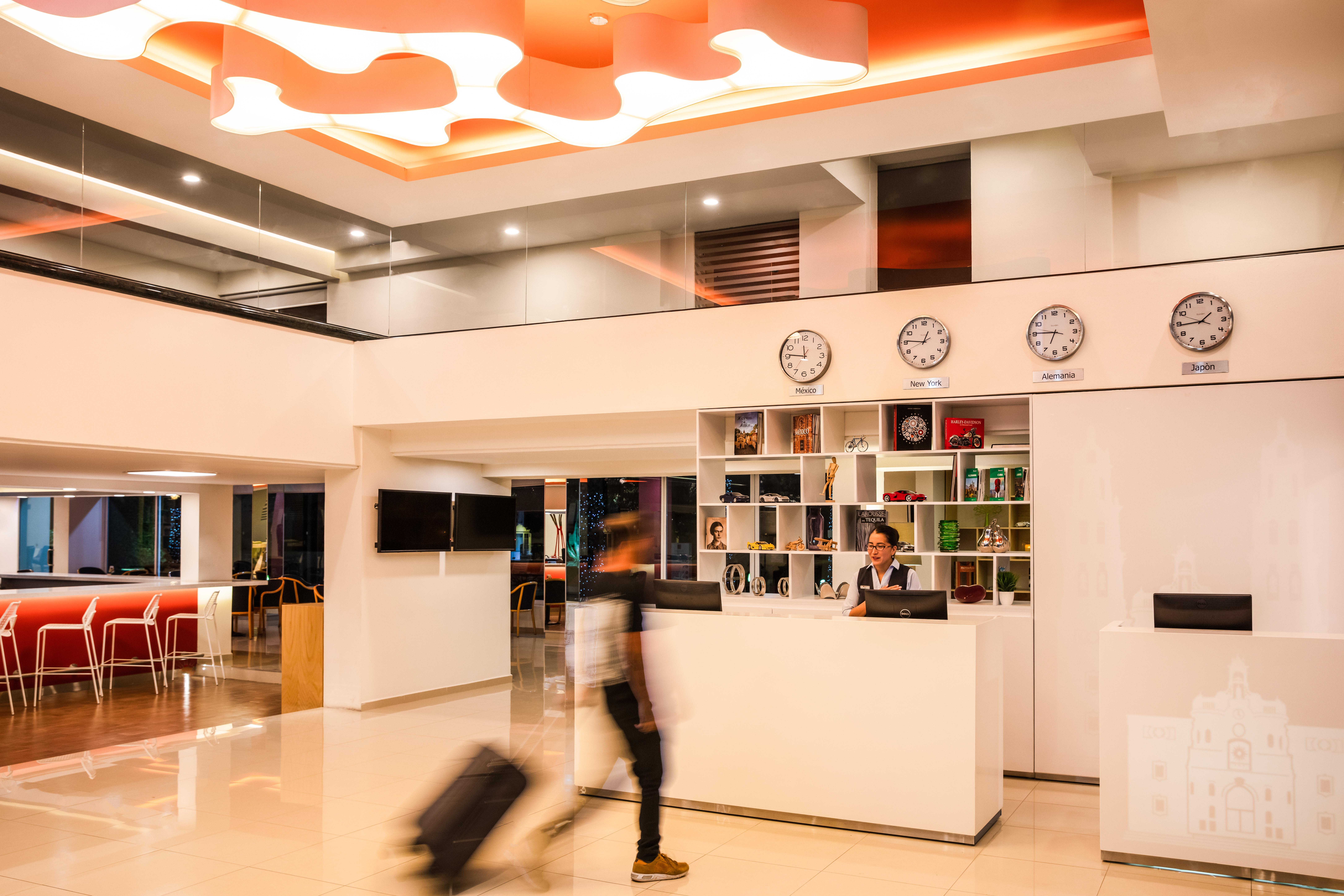 Fiesta Inn San Luis Potosi Glorieta Juarez Экстерьер фото