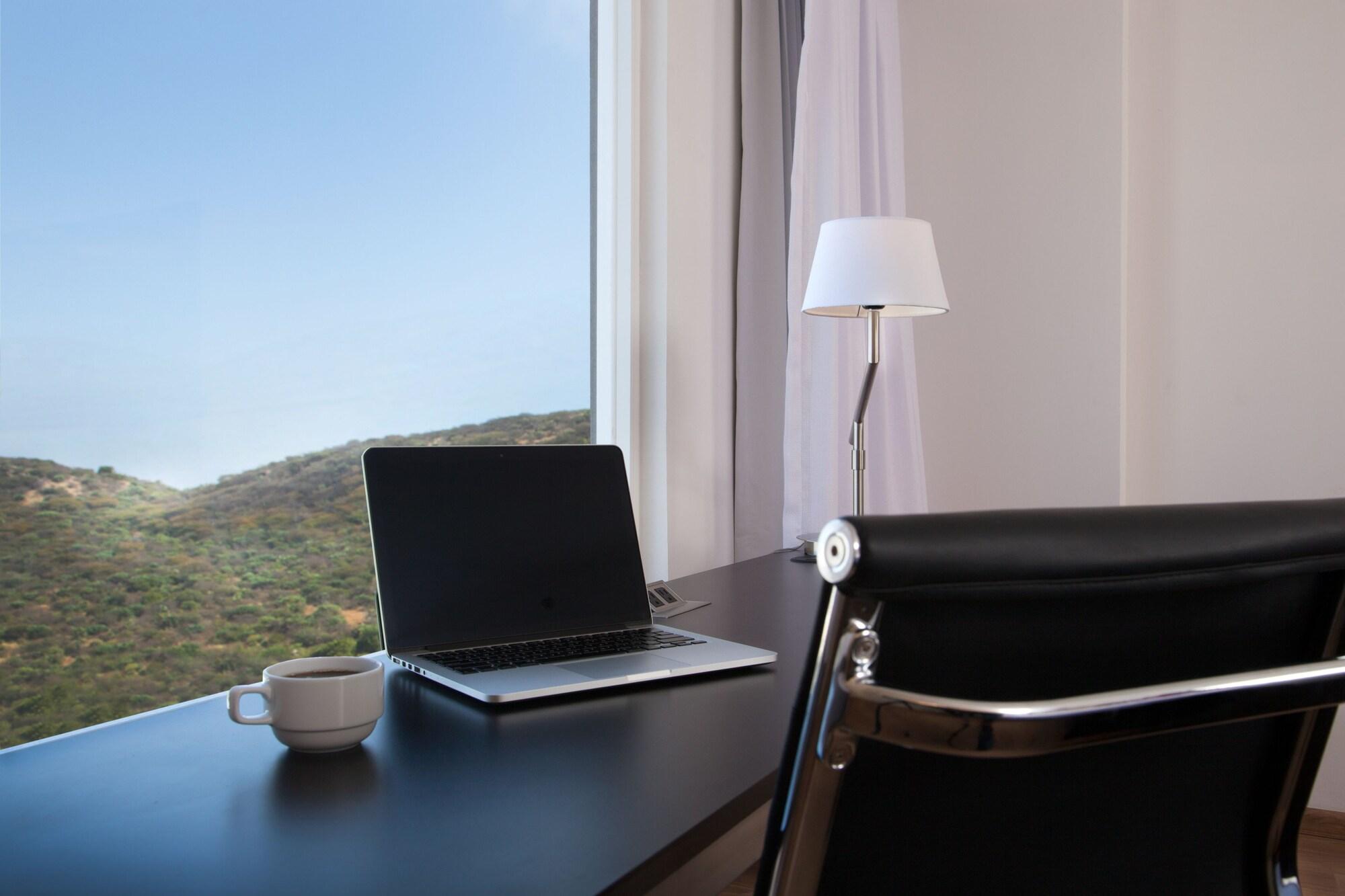Fiesta Inn San Luis Potosi Glorieta Juarez Экстерьер фото