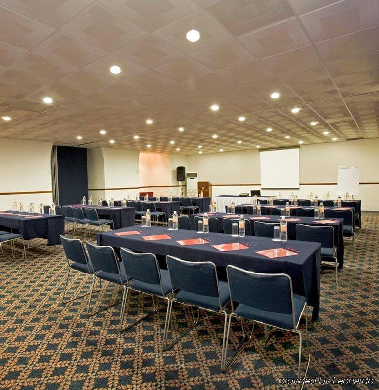 Fiesta Inn San Luis Potosi Glorieta Juarez Бизнес фото