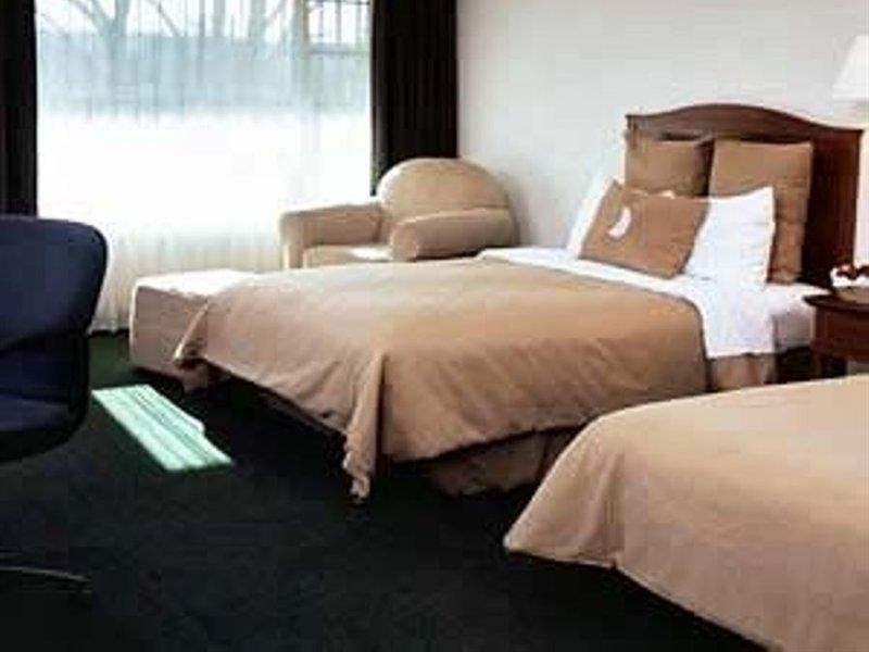 Fiesta Inn San Luis Potosi Glorieta Juarez Экстерьер фото