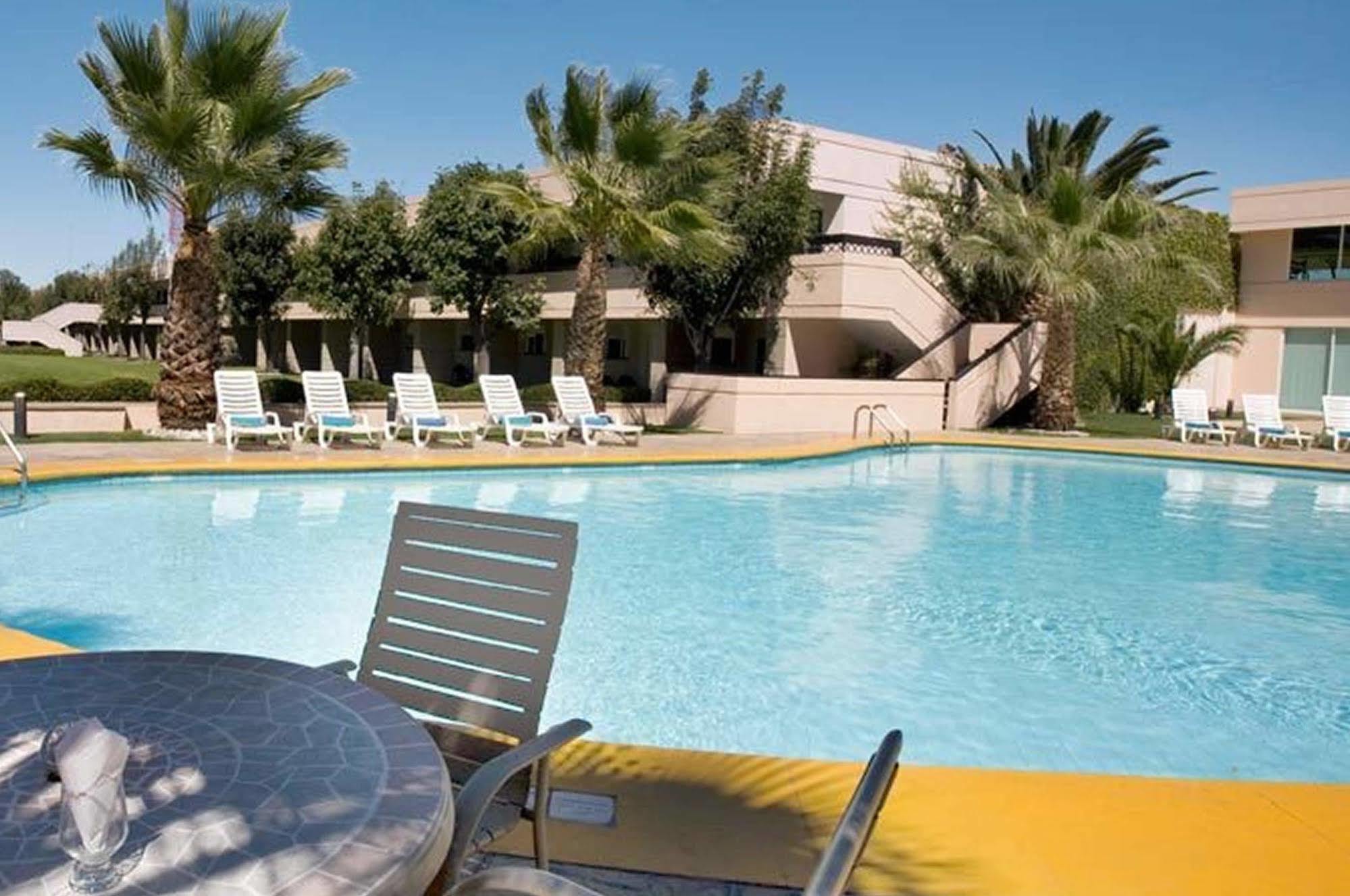 Fiesta Inn San Luis Potosi Glorieta Juarez Экстерьер фото